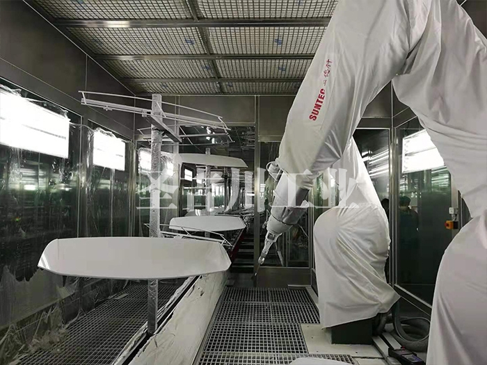 Tail robot spraying line