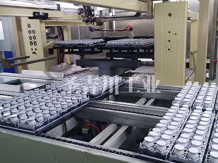 Button reciprocating machine automatic painting line